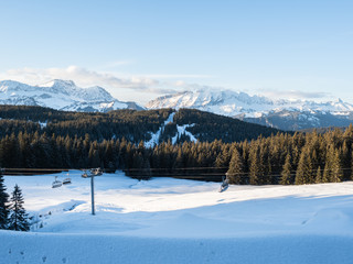 vue des Alpes au col des Saisies en France