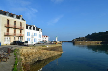 Fototapeta na wymiar Le port de Sauzon à Belle-Île-en-Mer (Morbihan - Bretagne - France)