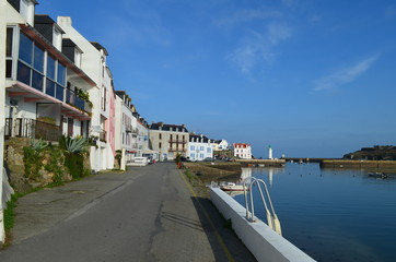 Fototapeta na wymiar Le port de Sauzon à Belle-Île-en-Mer (Morbihan - Bretagne - France)