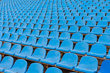 Fototapeta premium Brudne miejsca na stadionie bez gości.
