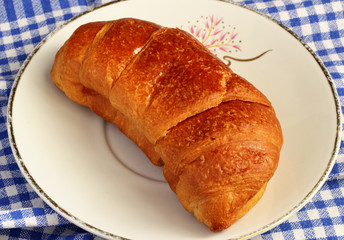 Croissant alla crema ideale per la prima colazione.