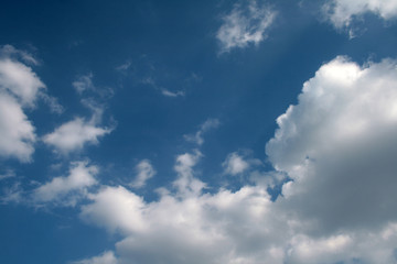 clouds in the blue sky during the daytime