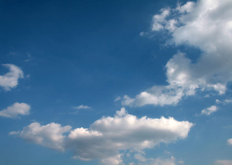 clouds in the blue sky during the daytime
