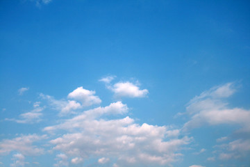 clouds in the blue sky during the daytime