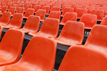 Rote Sitzreihen