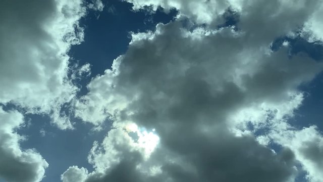 Clouds with Silver Lining - Time-Lapse