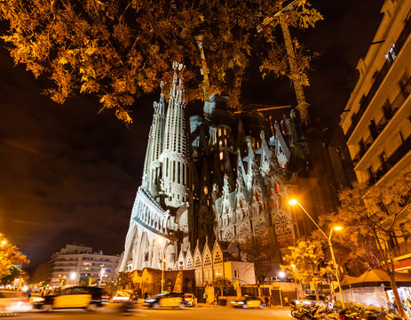 Sagrada familia streetshot