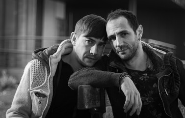duo homme portrait noir et blanc