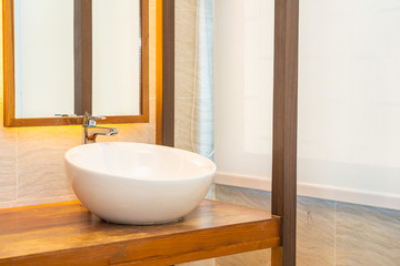 Obraz na płótnie Canvas Faucet sink water decoration interior
