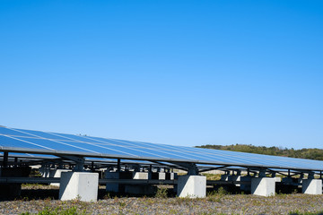 Obraz premium ソーラーパネル 太陽光発電 施設 メガソーラー