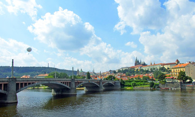 Fototapeta na wymiar View over Prague Castle and bridge over Vltava
