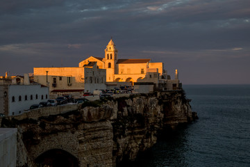 Fototapeta premium city on rock above the sea