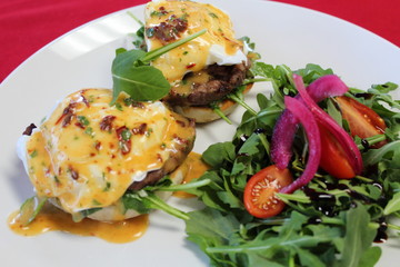 steak egg benedict