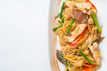 stir-fried chicken with ginger