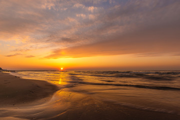 Fototapeta na wymiar Beautiful, colorful sunset over Baltic sea