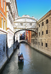 Fototapeta na wymiar Bridge of sights in Venice, Italy