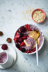 Porridge with berries 