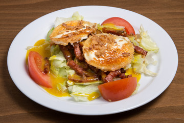 A plate of warm goat cheese salad.
