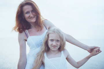 Fototapeta na wymiar Mom and daughter