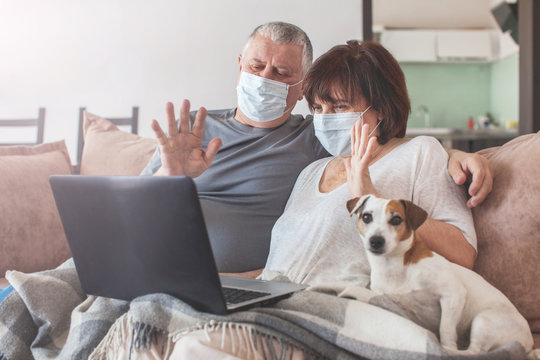 Elderly couple in medical masks during the pandemic coronavirus