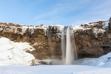Seljalandsfoss Wasserfall im Süden Islands im Winter