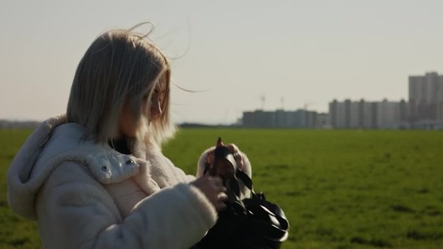 Young girl take on the gas mask