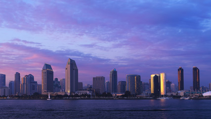 Obraz premium San Diego, California cityscape seen at dark