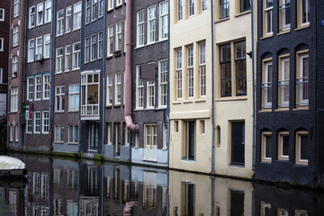 Obraz premium apartments in canal in Amsterdam