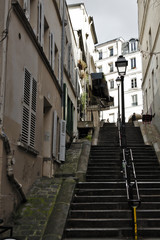 Fototapeta na wymiar narrow street in paris france