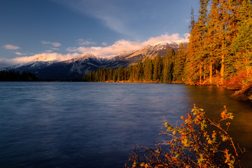 Fototapeta na wymiar Edith Lake, Jasper Alberta Kanada travel destination
