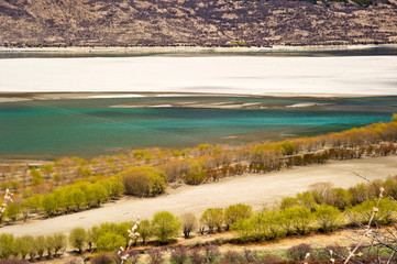 Obraz premium beautiful lakes and mountain in Tibet, China 