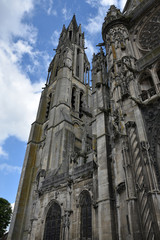 Fototapeta na wymiar Clocher de la cathédrale de Senlis, France