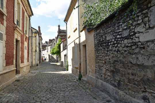 Ruelle de Senlis, france