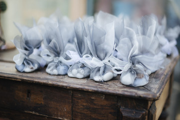  beautiful stones in cloth bags; gifts for guests at the wedding; wedding details; compliment for...