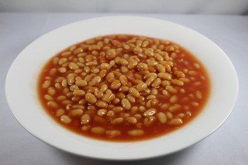 bowl of baked beans