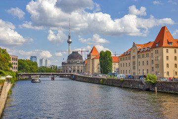 Fototapeta na wymiar View of the Berlin from the river