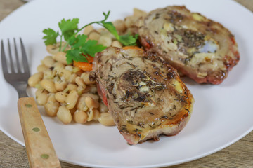 collier d'agneau et haricots blancs