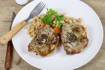 collier d'agneau et haricots blancs