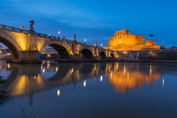 Obraz premium Castel Sant'Angelo at the blue hour