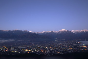 霧に包まれる街