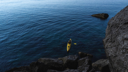 yellow kayak 