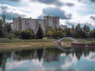 Fototapeta premium In the city on the banks of the pond.