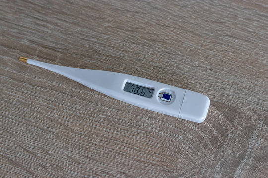 Thermom&egrave;tre indiquant de la temp&eacute;rature