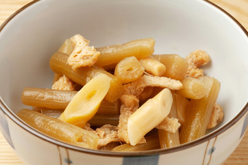 フキの煮物
