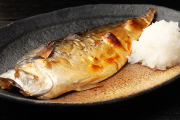 鯖の塩焼き