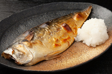 鯖の塩焼き