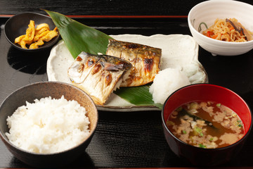 鯖の塩焼き定食