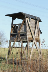 Hochstand im Weinberg