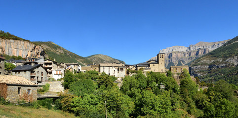 Fototapeta na wymiar village of Torla, Ordesa and Monte Perdido, National Park, Huesca province, Aragon, Spain