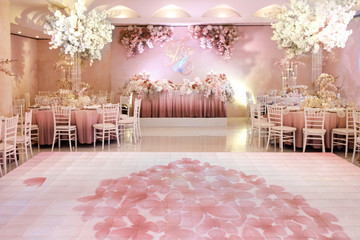 Magnificent table setting for celebrating weddings and other banquets. Wedding decor